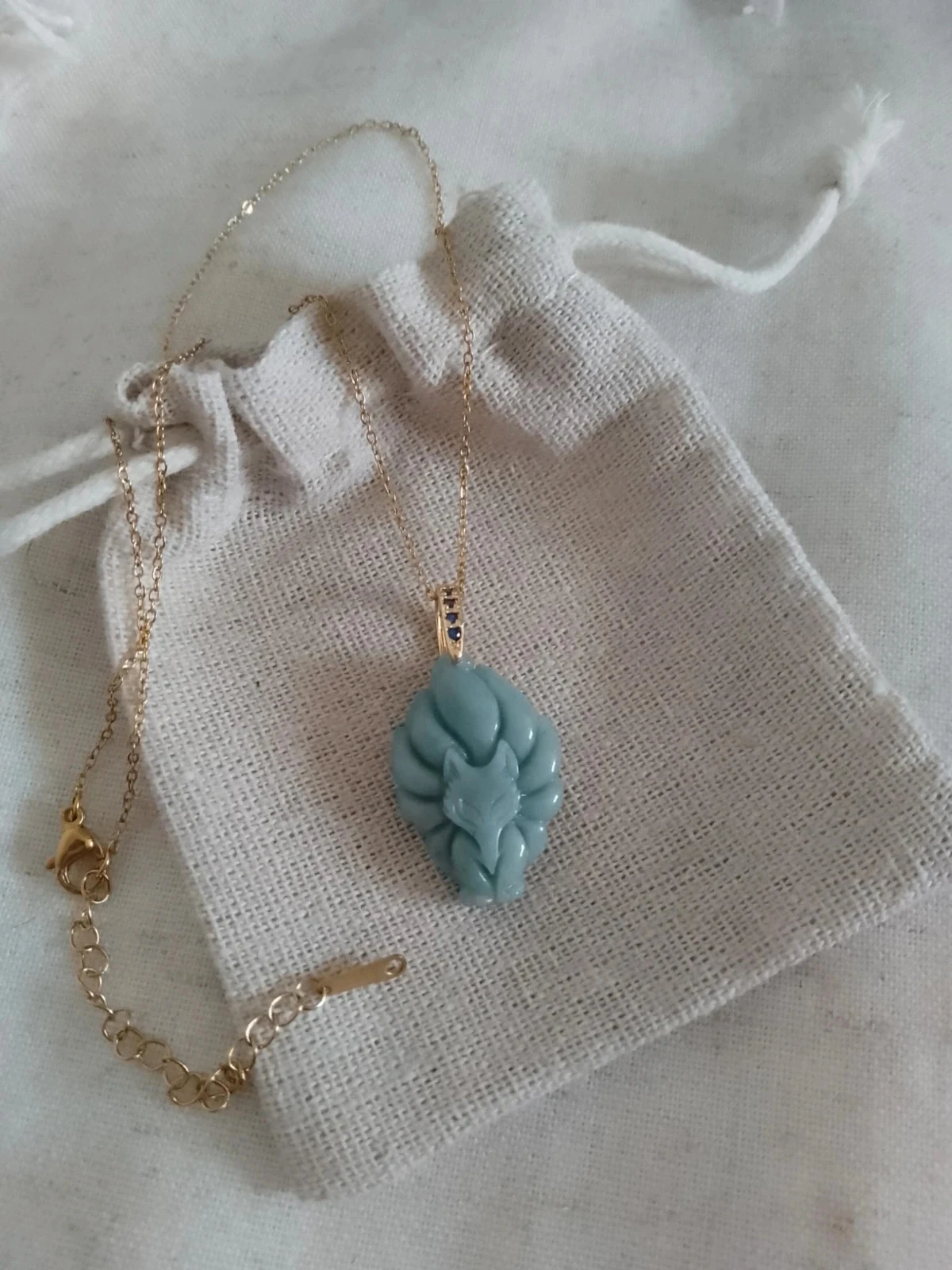 Collier pendentif renard à neuf queues kitsune japonais kiubi en jade naturelle